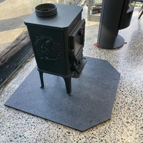 Hearth W100 x D100 x H2cm Crystal Honed