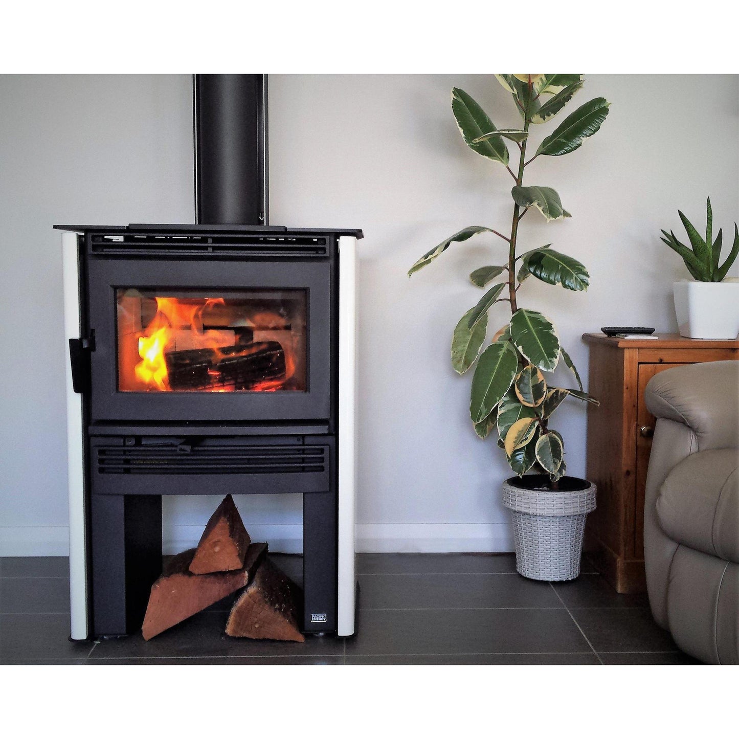 Pacific Energy Neo 2.5 Freestanding Wood Fireplace